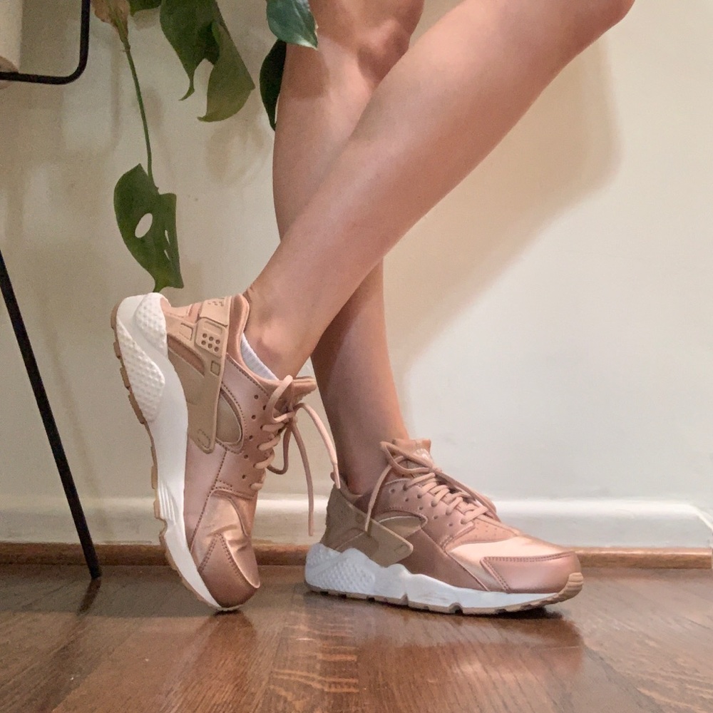 Nike Air Huarache Rose Gold